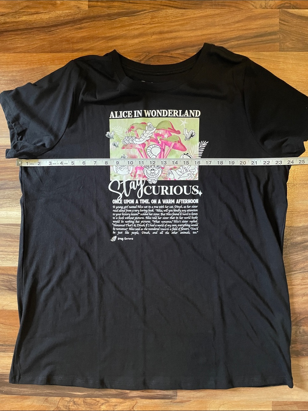 Torrid Disney Alice in Wonderland graphic tee size 2 2x 18 20 - Picture 3 of 5